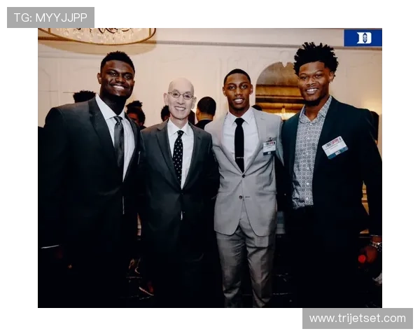 杜克队史三人单赛季多次35分布泽尔雷迪克成就辉煌